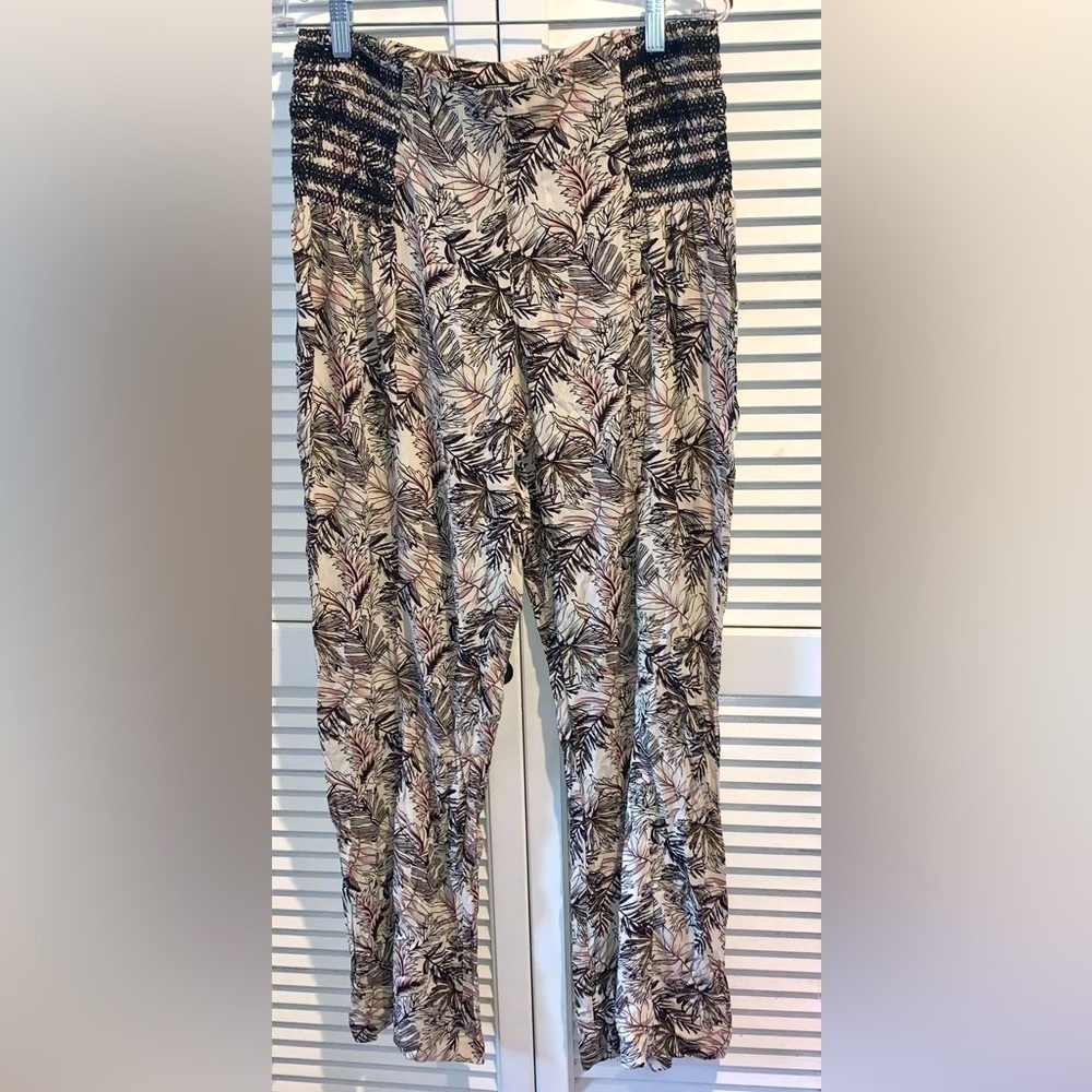 Rewash Gaucho pants floral design black grey and pink Size Large
